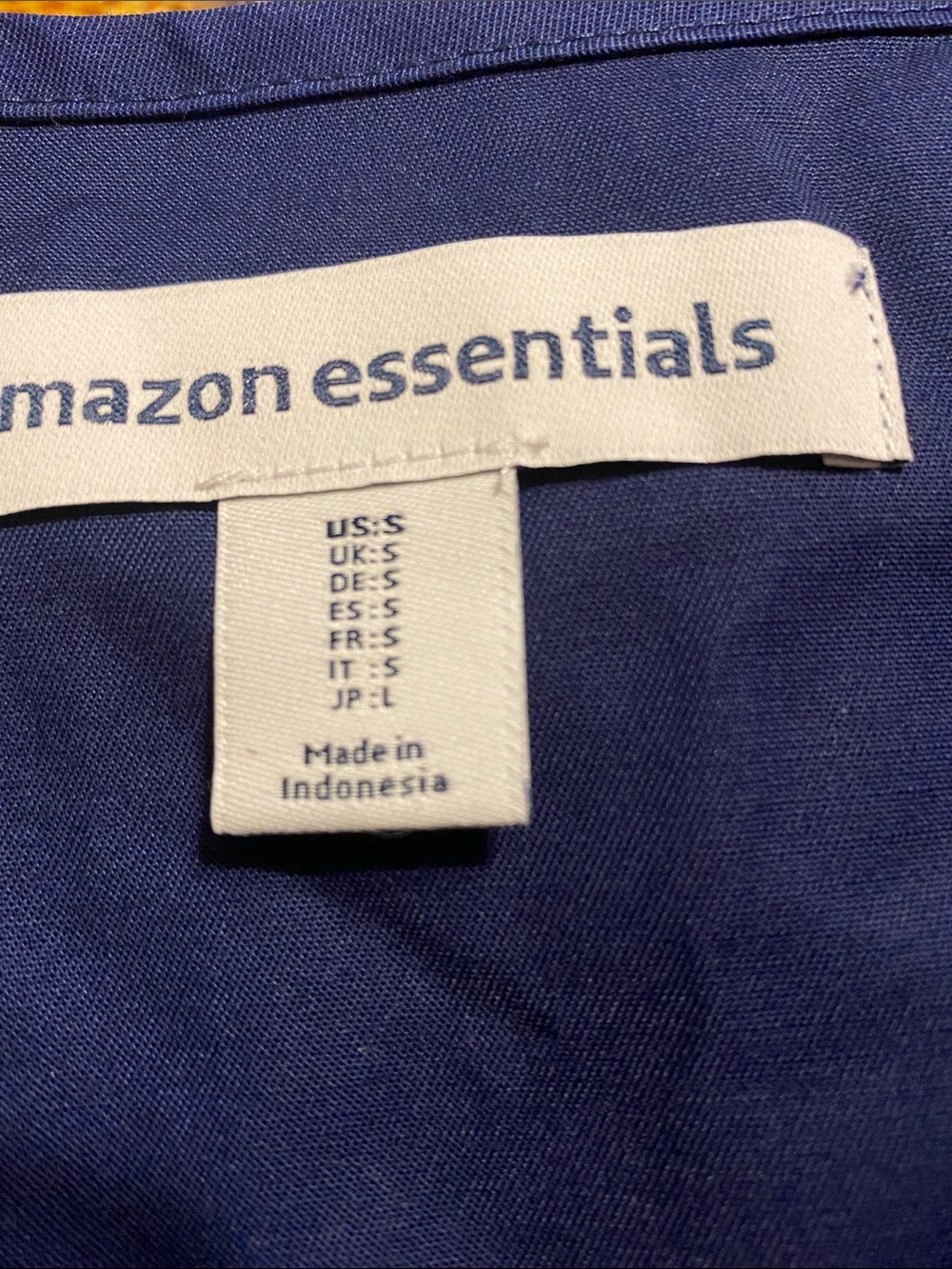Amazon Essentials Women's Classic-Fit Black V-Neck Short Sleeve Top